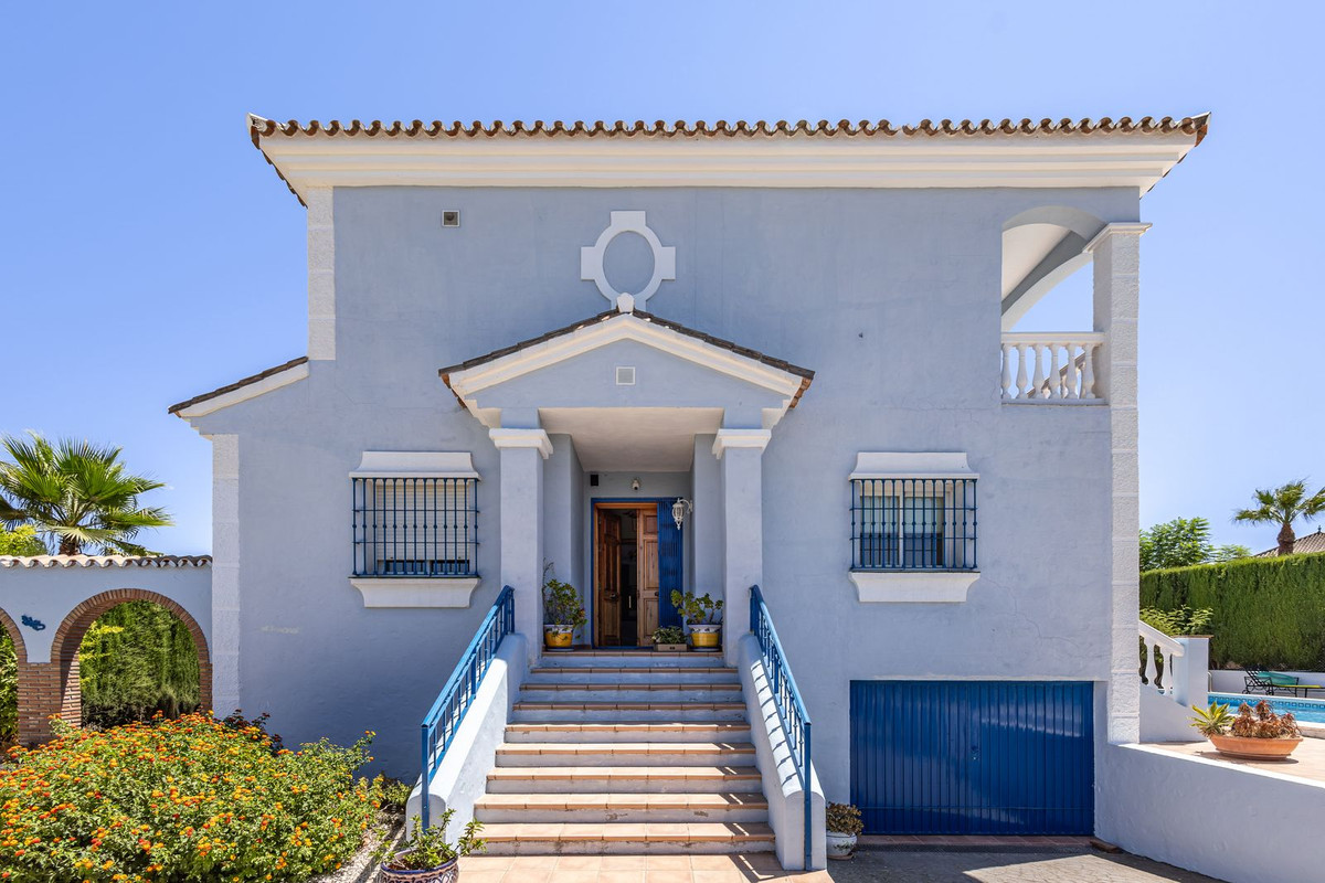 4 Bed Townhouse for sale in Coín Costa Del Sol, Málaga, Spain