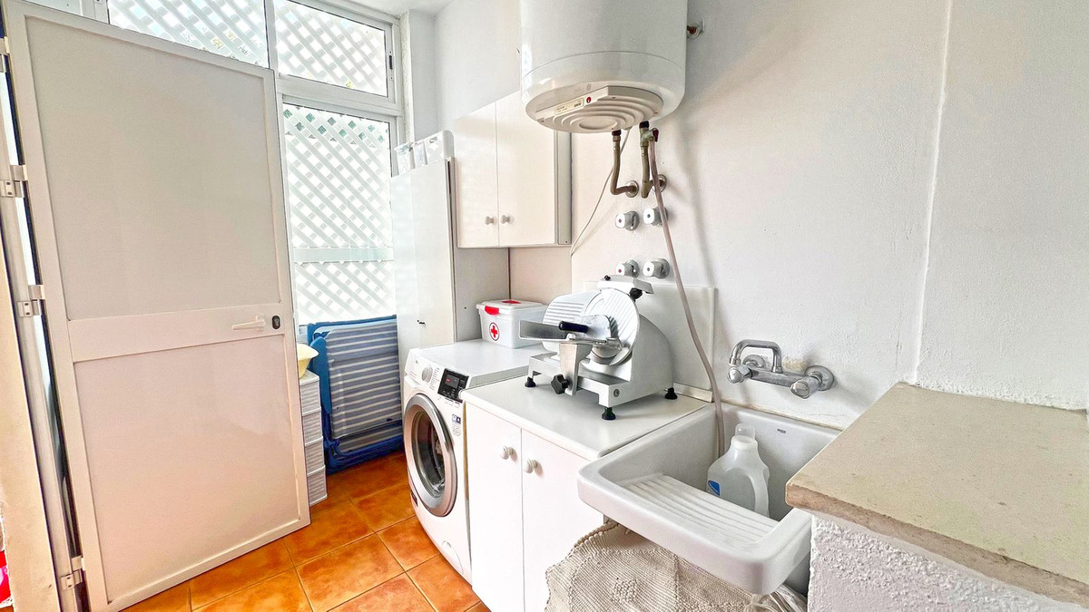 3 Bed Apartment for sale in Marbella Costa Del Sol, Málaga, Spain