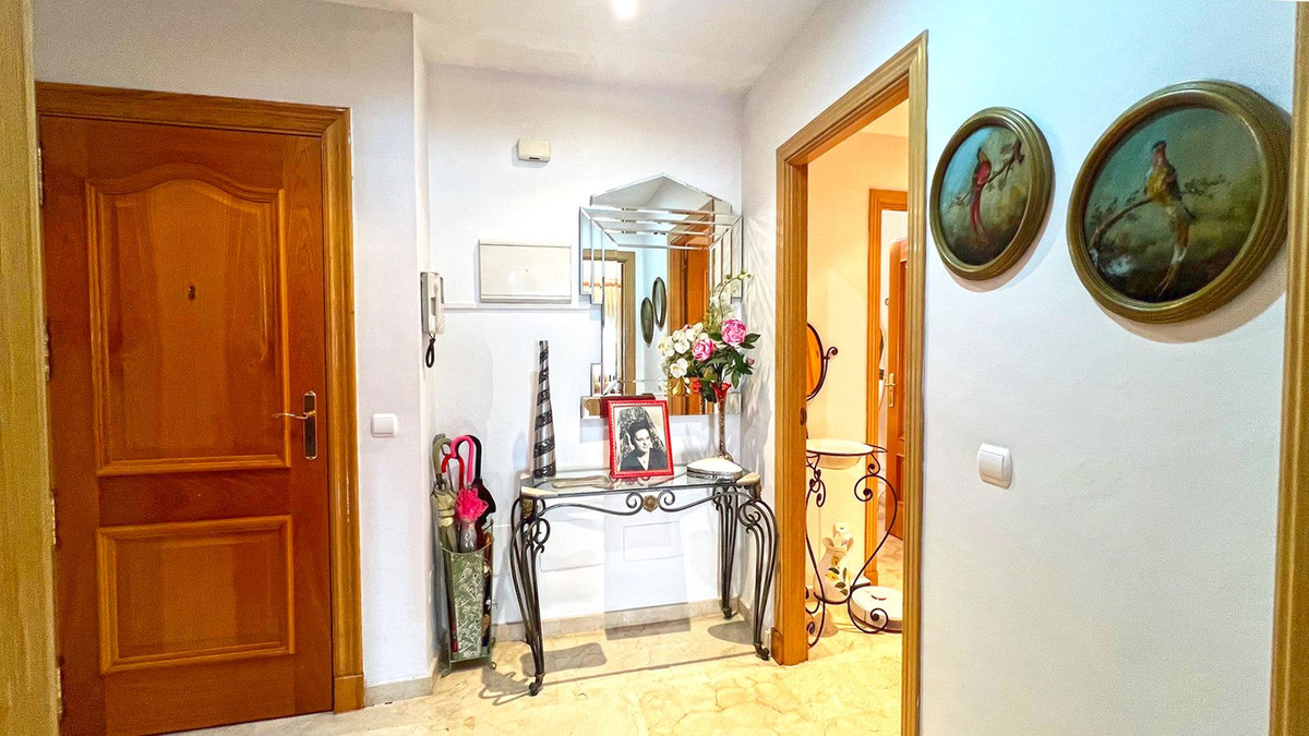 3 Bed Apartment for sale in Marbella Costa Del Sol, Málaga, Spain