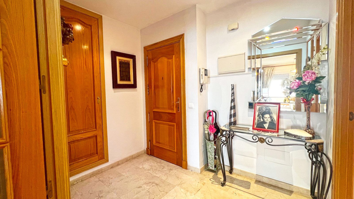 3 Bed Apartment for sale in Marbella Costa Del Sol, Málaga, Spain
