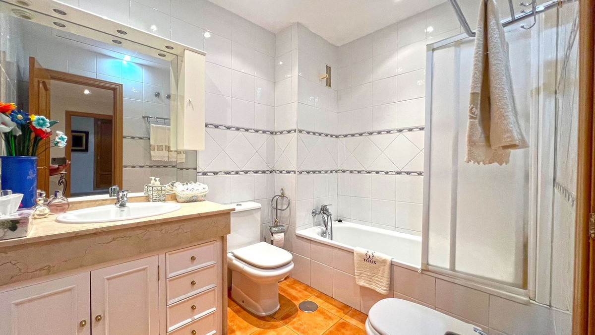 3 Bed Apartment for sale in Marbella Costa Del Sol, Málaga, Spain