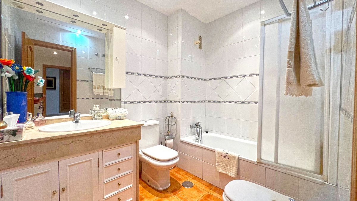 3 Bed Apartment for sale in Marbella Costa Del Sol, Málaga, Spain