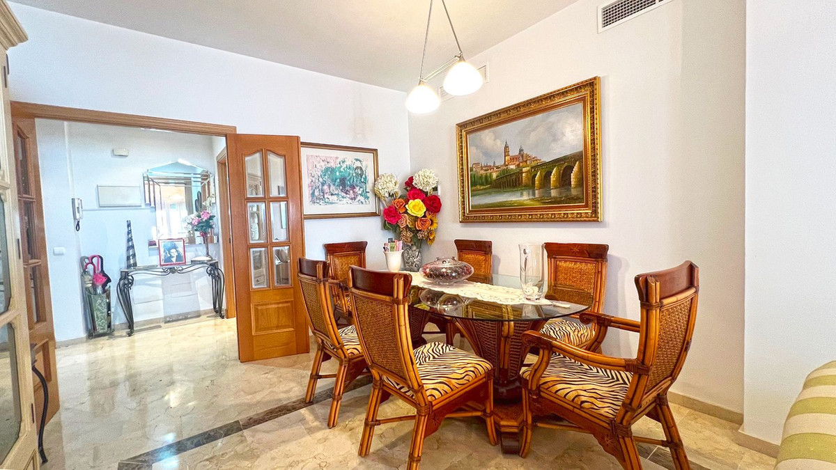 3 Bed Apartment for sale in Marbella Costa Del Sol, Málaga, Spain