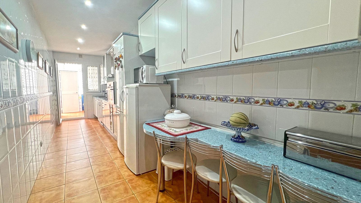 3 Bed Apartment for sale in Marbella Costa Del Sol, Málaga, Spain