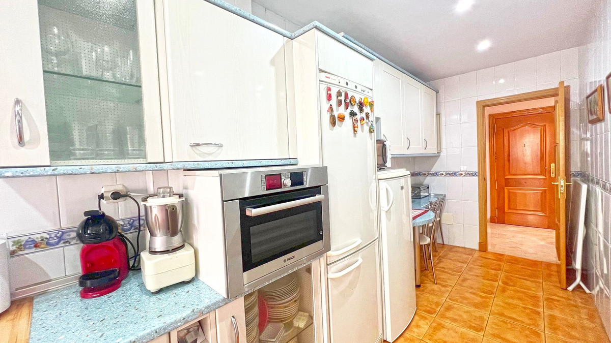 3 Bed Apartment for sale in Marbella Costa Del Sol, Málaga, Spain