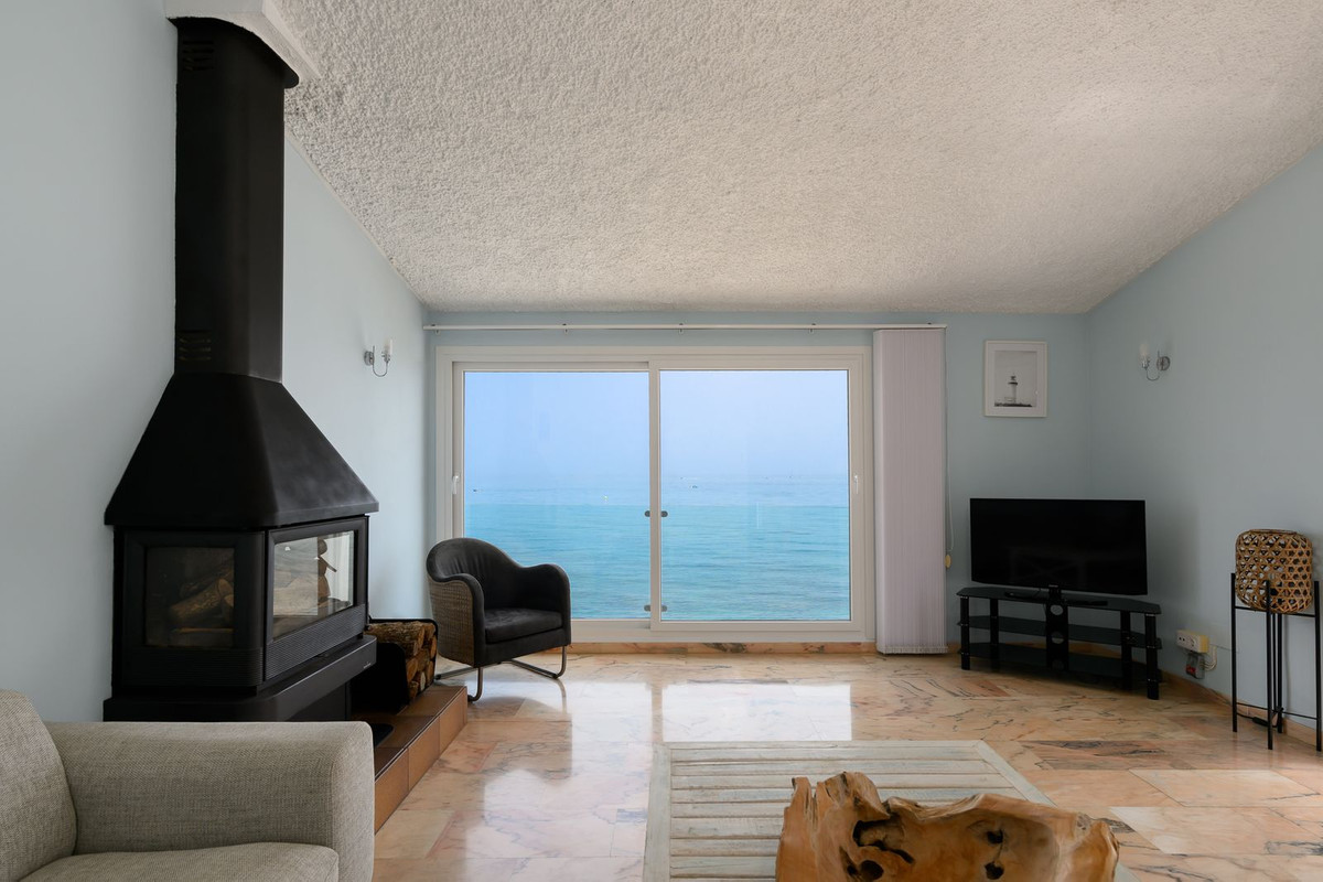 3 Bed Townhouse for sale in Estepona Costa Del Sol, Málaga, Spain