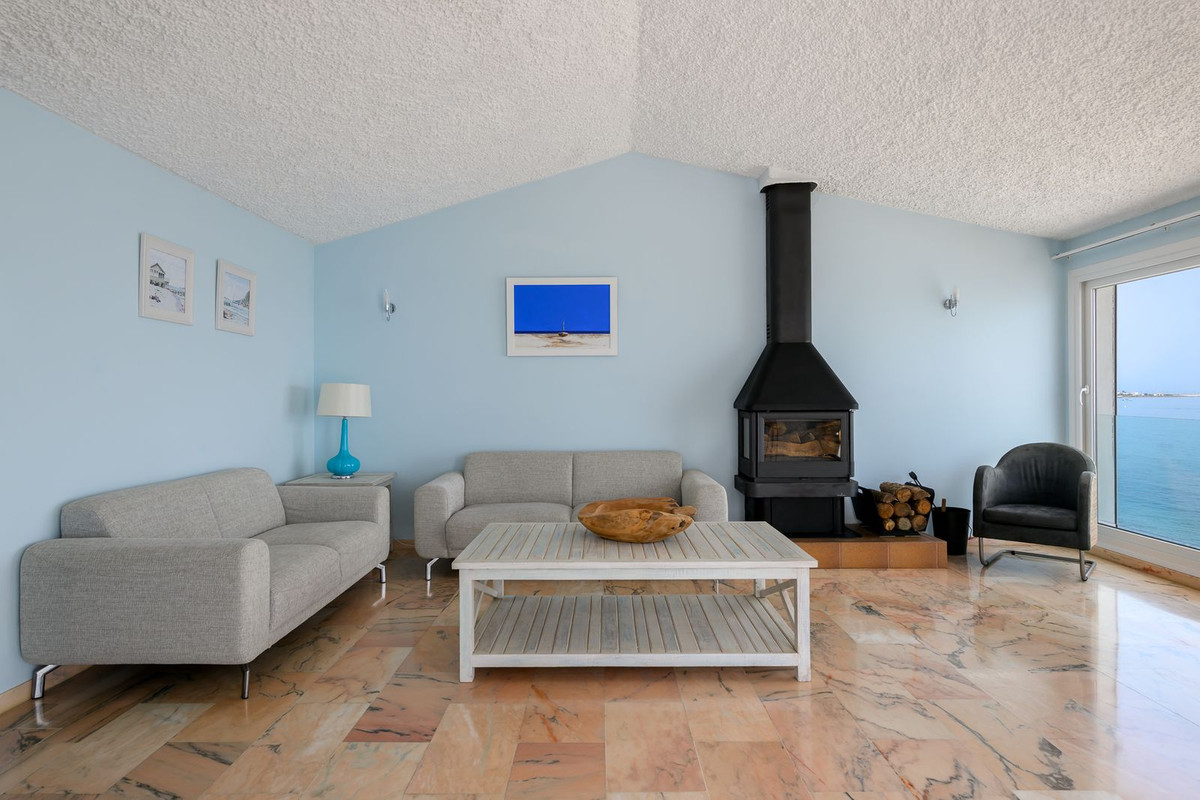 3 Bed Townhouse for sale in Estepona Costa Del Sol, Málaga, Spain