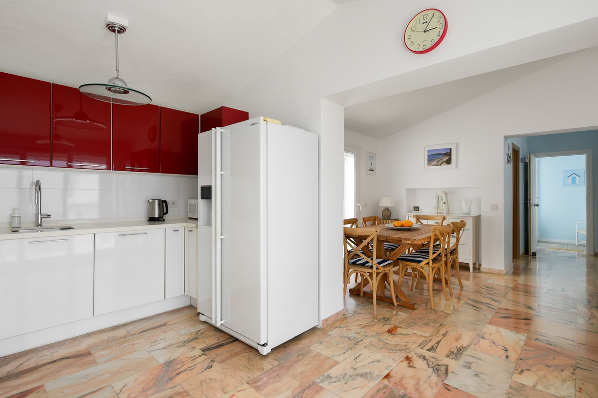 3 Bed Townhouse for sale in Estepona Costa Del Sol, Málaga, Spain