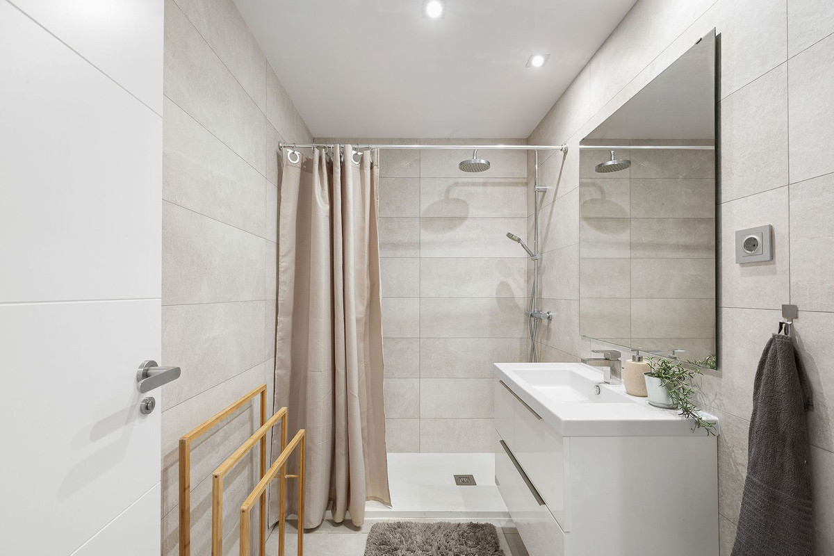 Se vende Apartamento Planta Baja de 3 dormitorios en Costa Del Sol, Málaga, España