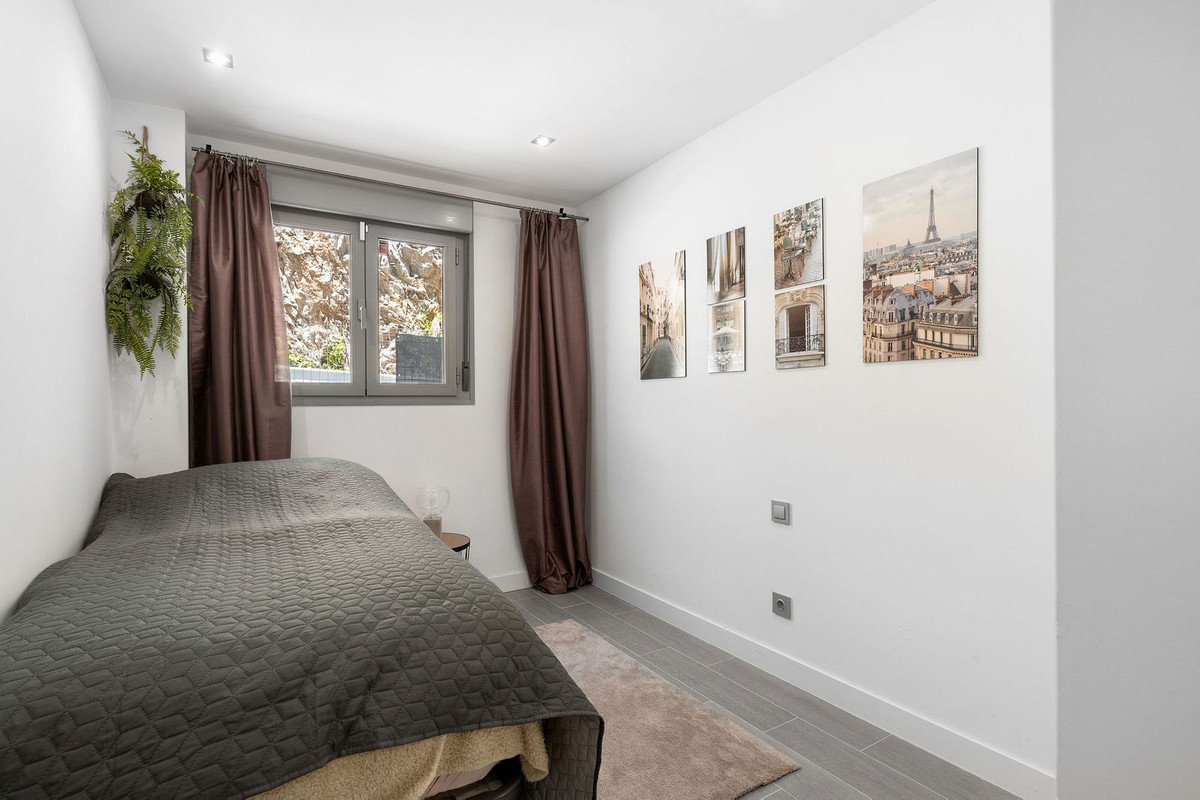 Se vende Apartamento Planta Baja de 3 dormitorios en Costa Del Sol, Málaga, España