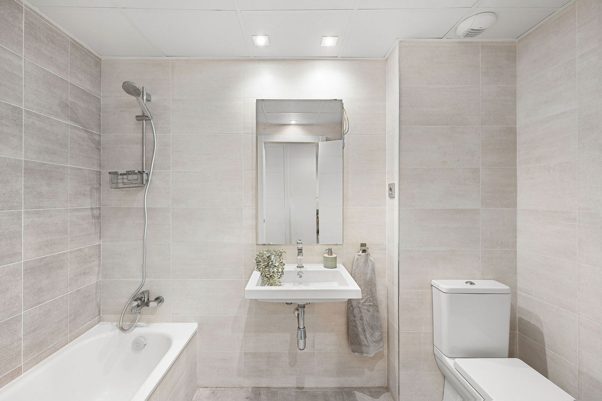 Se vende Apartamento Planta Baja de 3 dormitorios en Costa Del Sol, Málaga, España