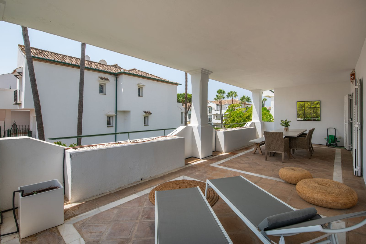 Se vende Apartamento Planta Media de 3 dormitorios en Costa Del Sol, Málaga, España