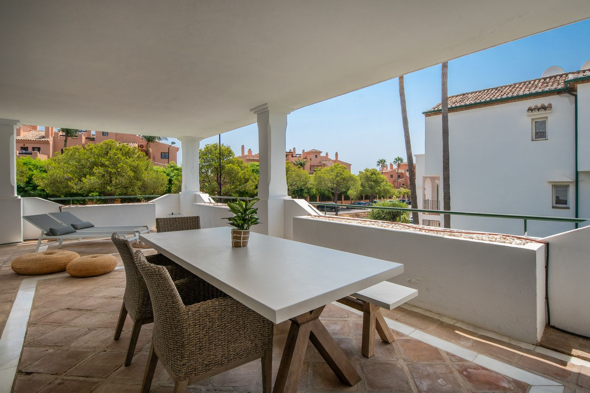 Se vende Apartamento Planta Media de 3 dormitorios en Costa Del Sol, Málaga, España