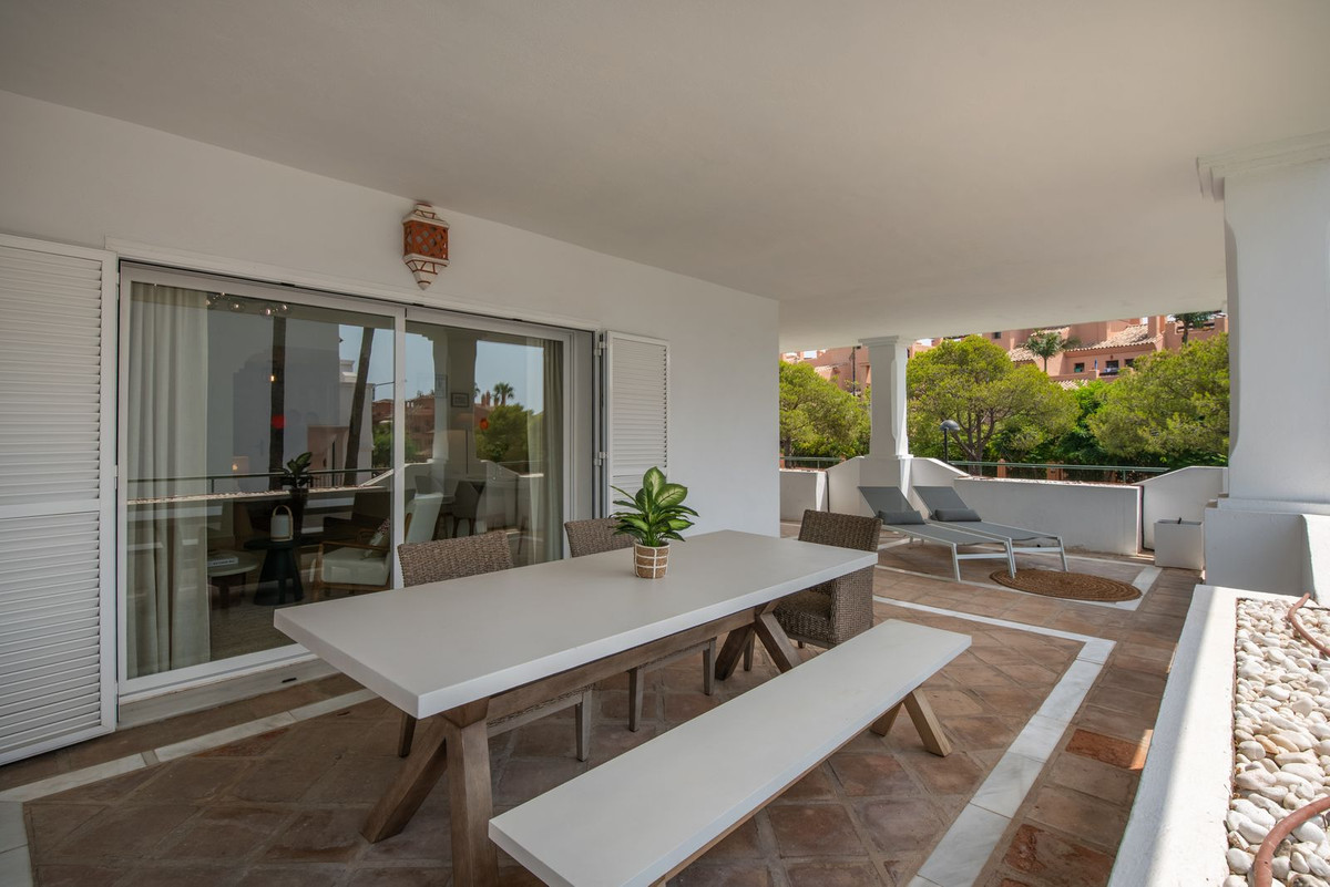 Se vende Apartamento Planta Media de 3 dormitorios en Costa Del Sol, Málaga, España
