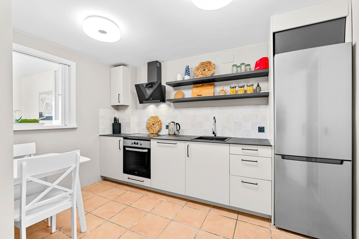 Se vende Apartamento Planta Media de 3 dormitorios en Costa Del Sol, Málaga, España