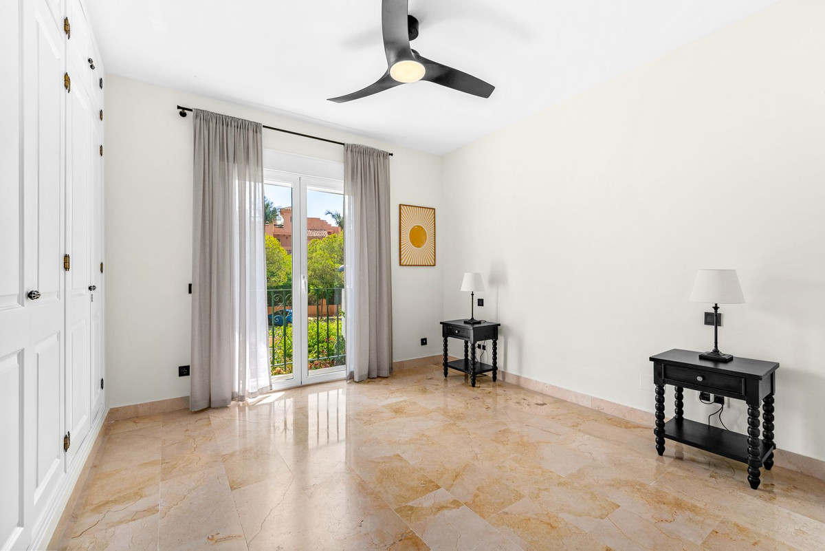 Se vende Apartamento Planta Media de 3 dormitorios en Costa Del Sol, Málaga, España