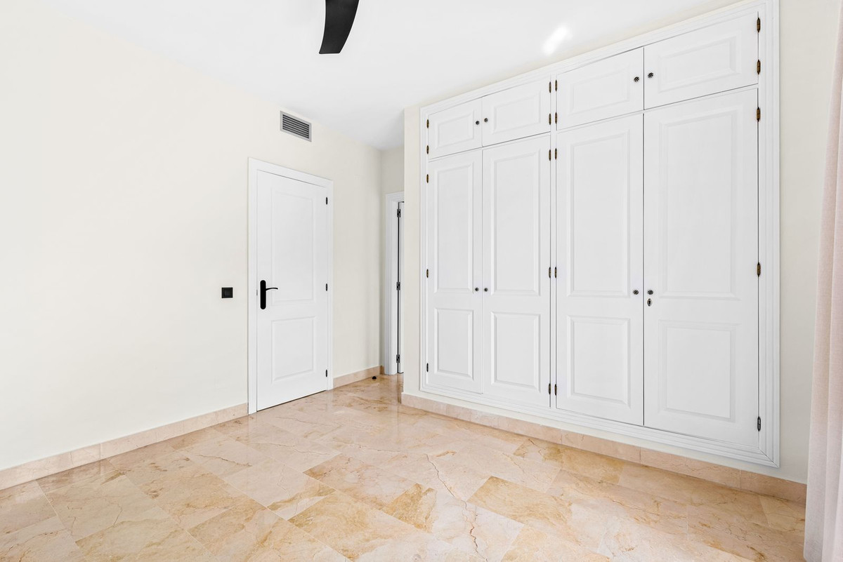 Se vende Apartamento Planta Media de 3 dormitorios en Costa Del Sol, Málaga, España