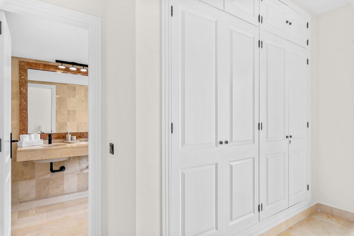 Se vende Apartamento Planta Media de 3 dormitorios en Costa Del Sol, Málaga, España