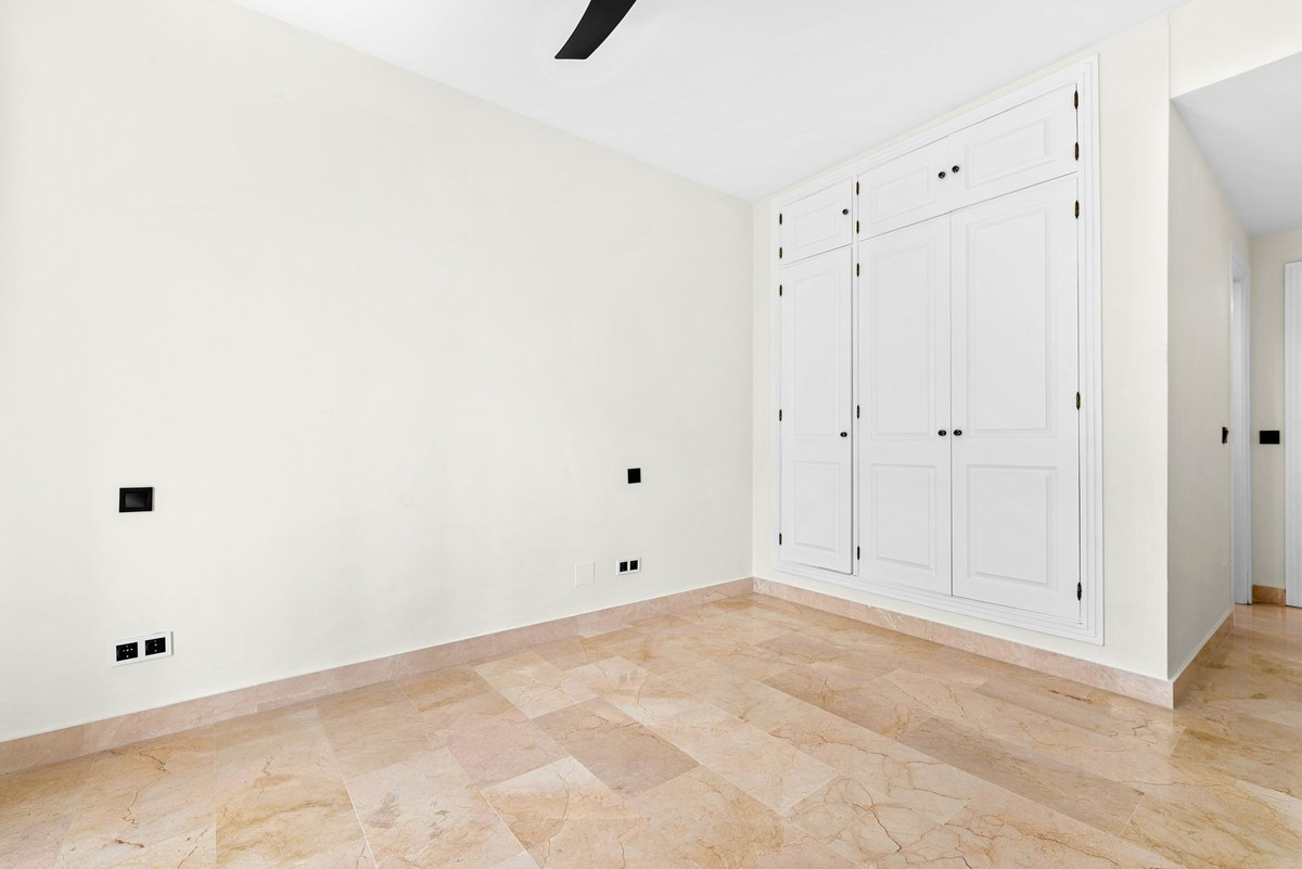 Se vende Apartamento Planta Media de 3 dormitorios en Costa Del Sol, Málaga, España