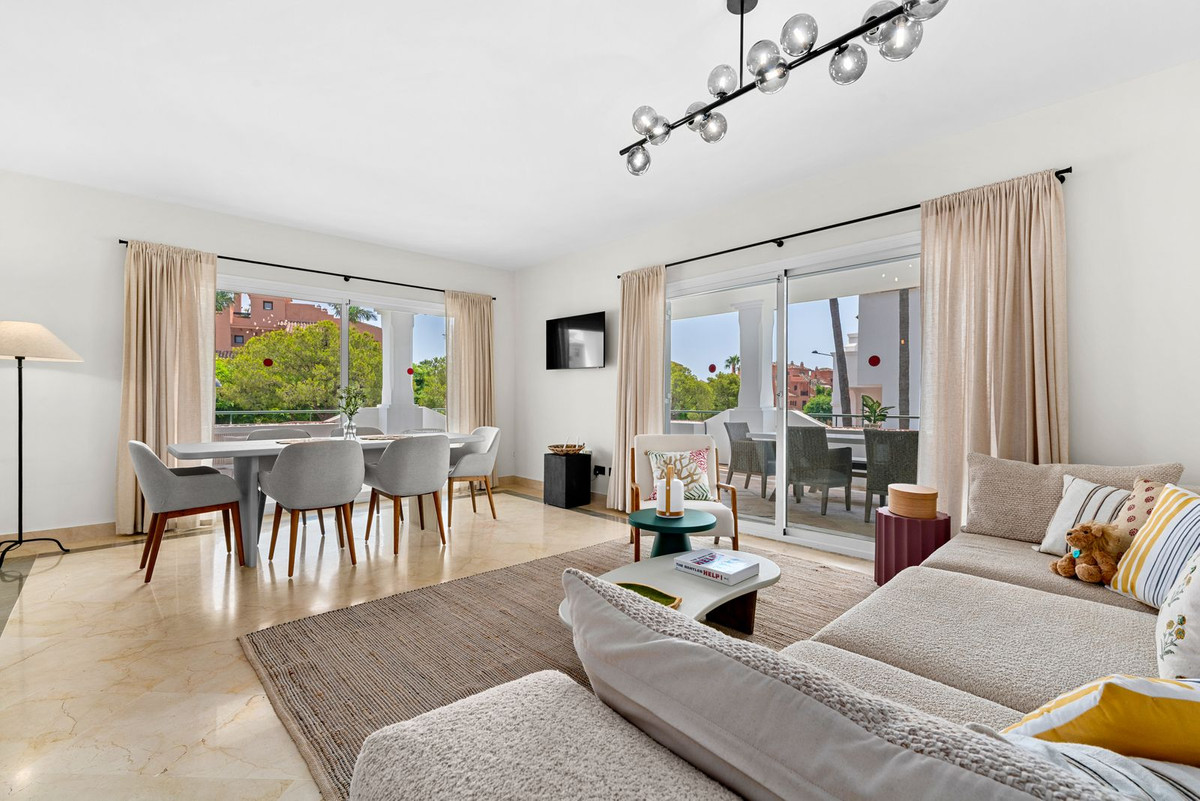Se vende Apartamento Planta Media de 3 dormitorios en Costa Del Sol, Málaga, España