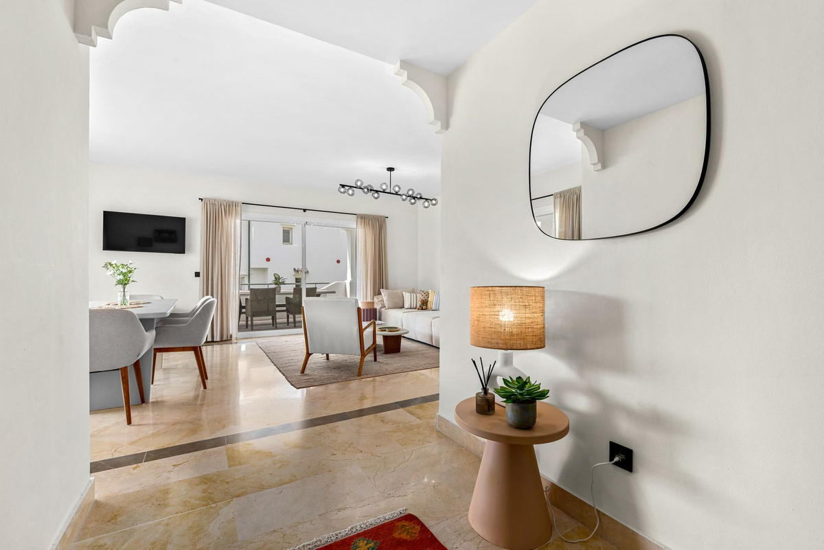 Se vende Apartamento Planta Media de 3 dormitorios en Costa Del Sol, Málaga, España