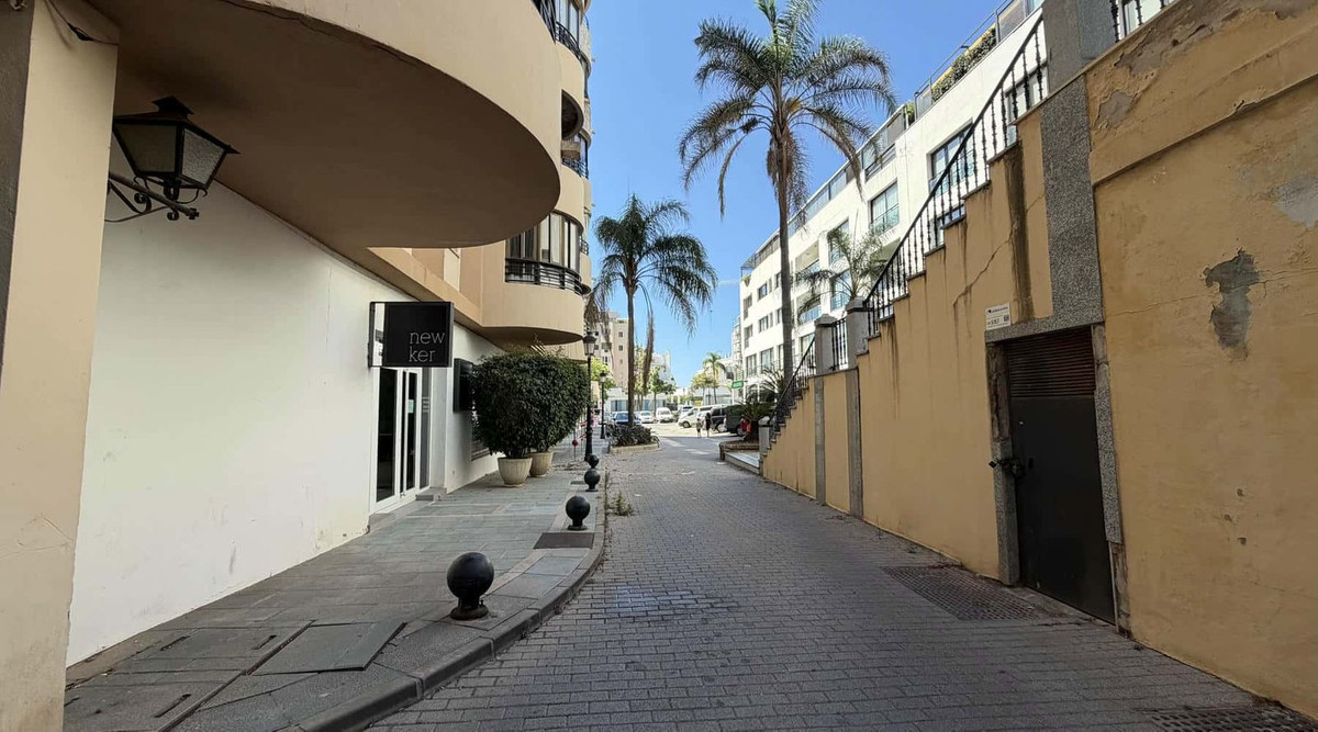 Se vende Apartamento Planta Media de 2 dormitorios en Costa Del Sol, Málaga, España