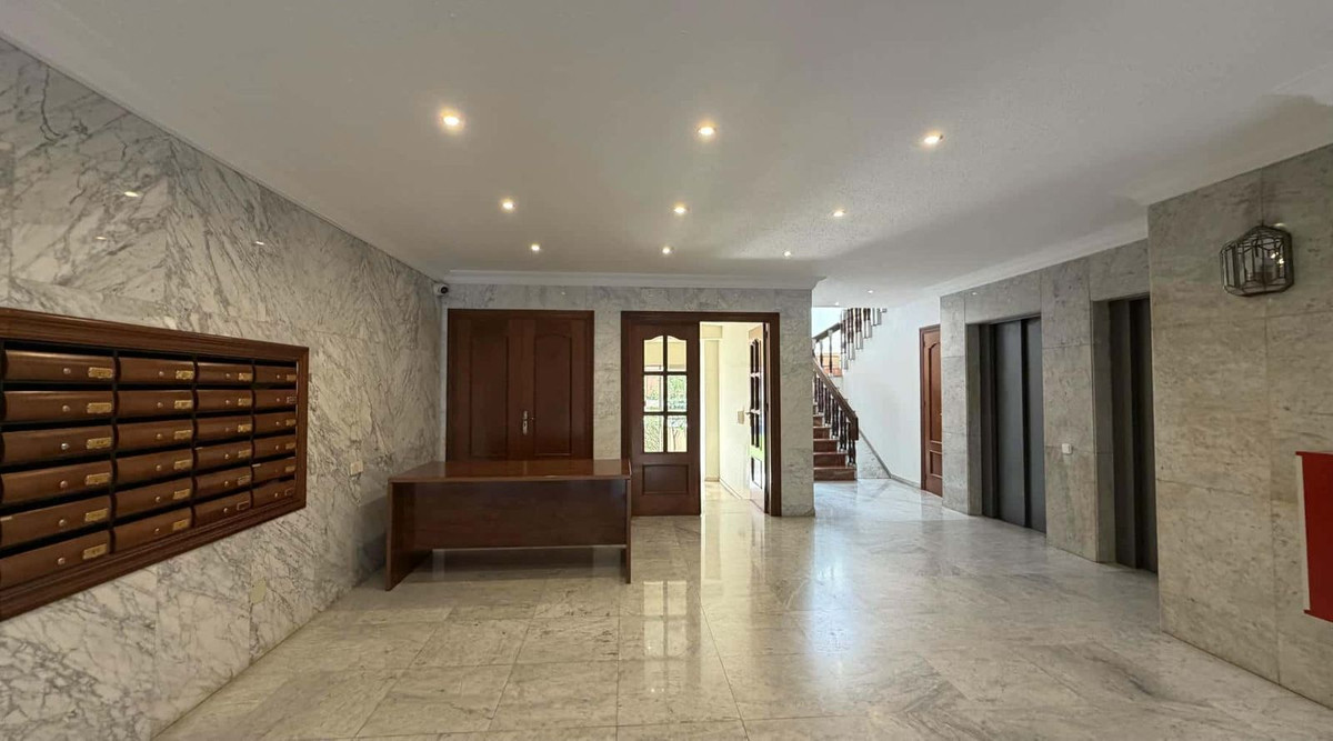 Se vende Apartamento Planta Media de 2 dormitorios en Costa Del Sol, Málaga, España