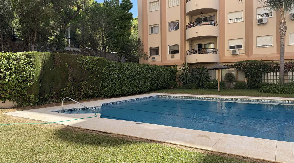 Se vende Apartamento Planta Media de 2 dormitorios en Costa Del Sol, Málaga, España