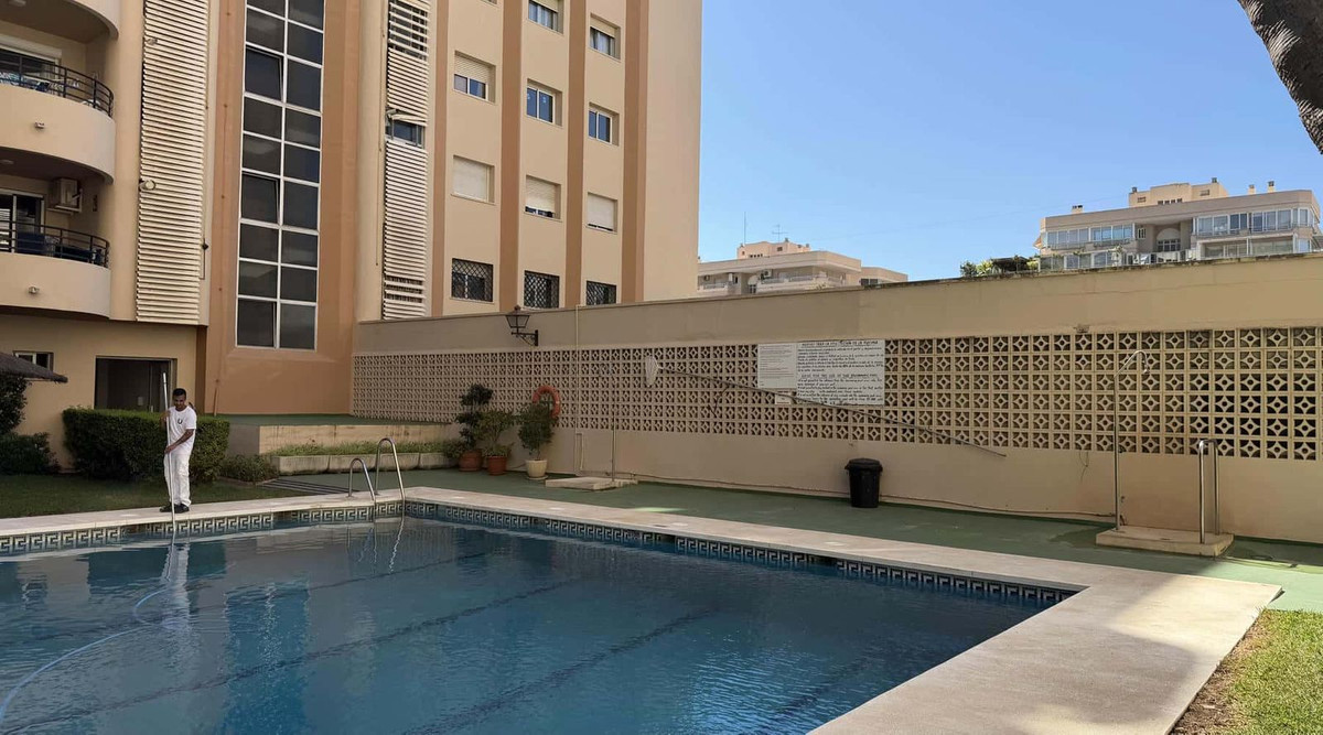 Se vende Apartamento Planta Media de 2 dormitorios en Costa Del Sol, Málaga, España