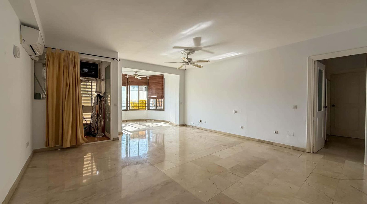 Se vende Apartamento Planta Media de 2 dormitorios en Costa Del Sol, Málaga, España