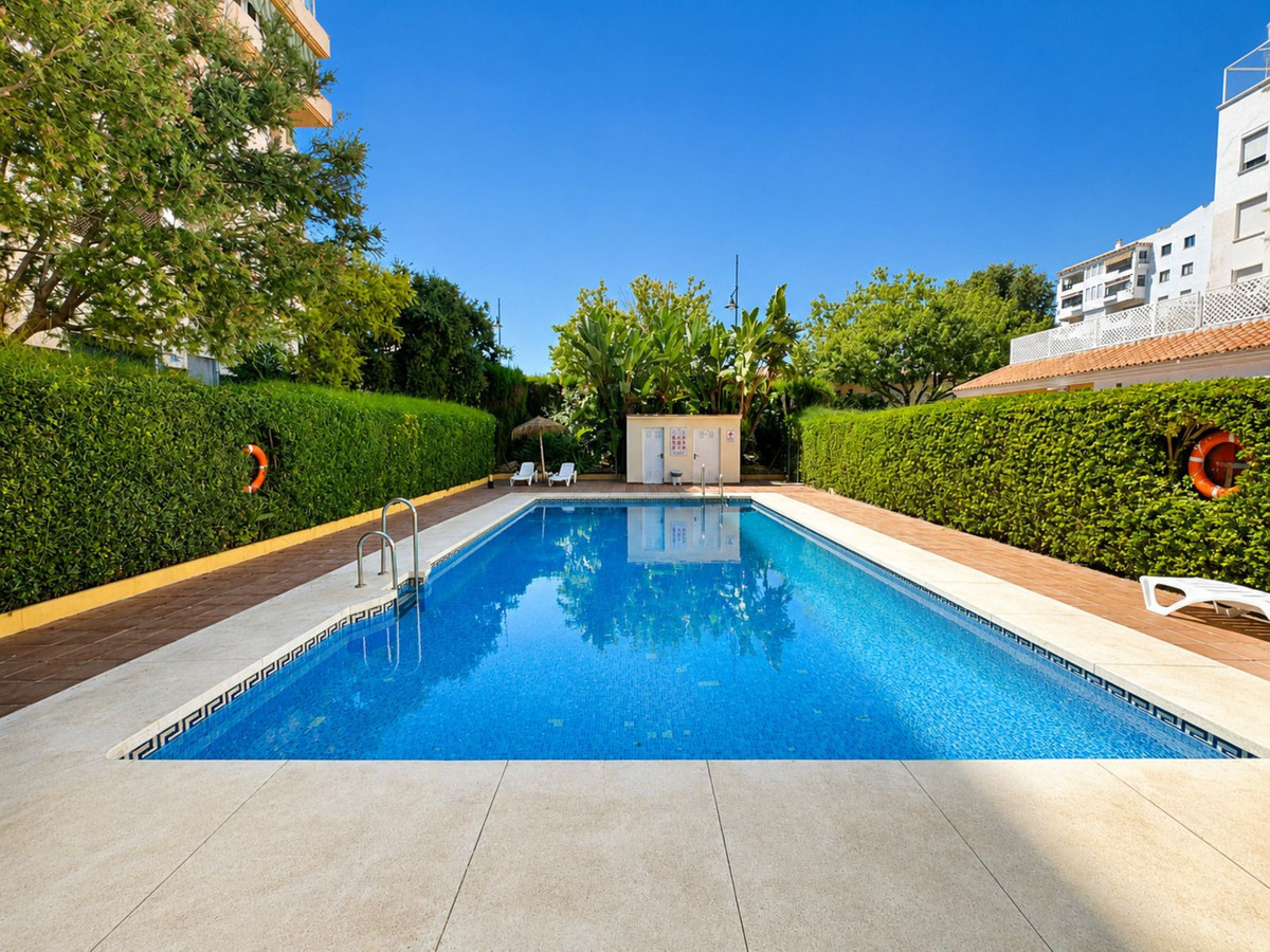 Se vende Apartamento Planta Media de 2 dormitorios en Costa Del Sol, Málaga, España