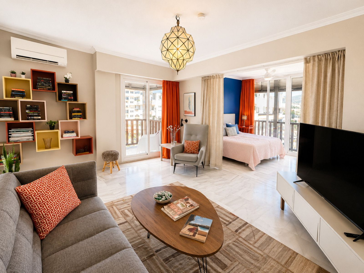 Se vende Apartamento Planta Media de 2 dormitorios en Costa Del Sol, Málaga, España