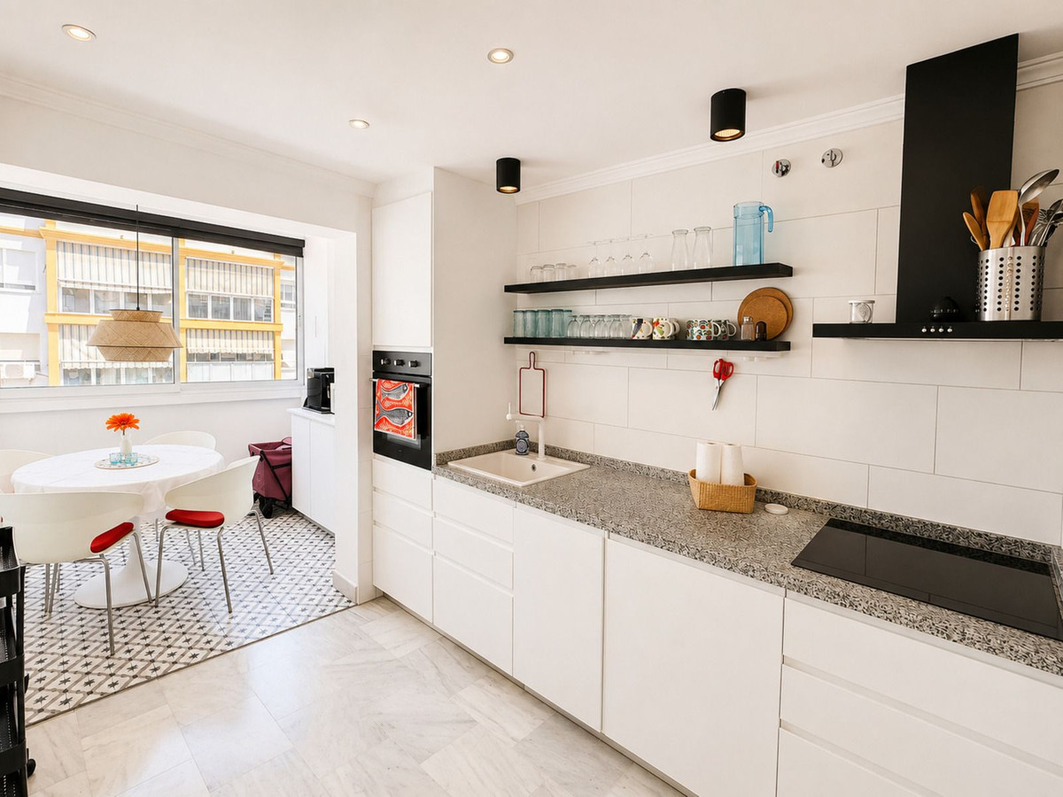 Se vende Apartamento Planta Media de 2 dormitorios en Costa Del Sol, Málaga, España