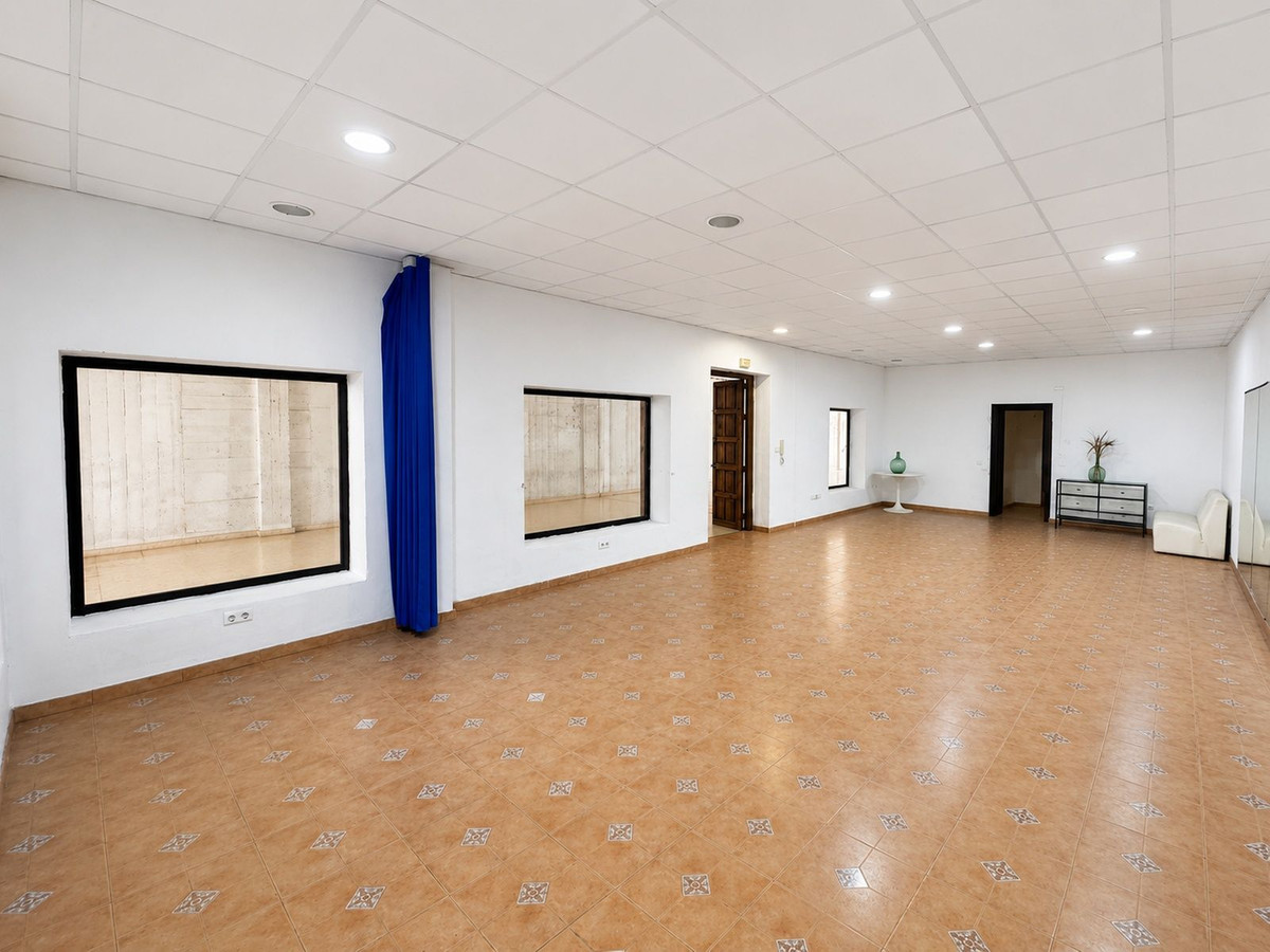 Commercial unit for sale in Arroyo De La Miel Costa Del Sol, Málaga, Spain