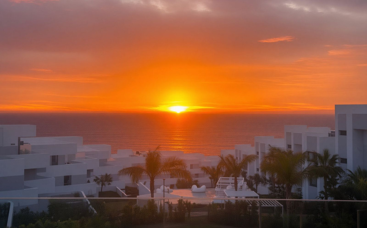 2 Bed Apartment for sale in La Duquesa Costa Del Sol, Málaga, Spain