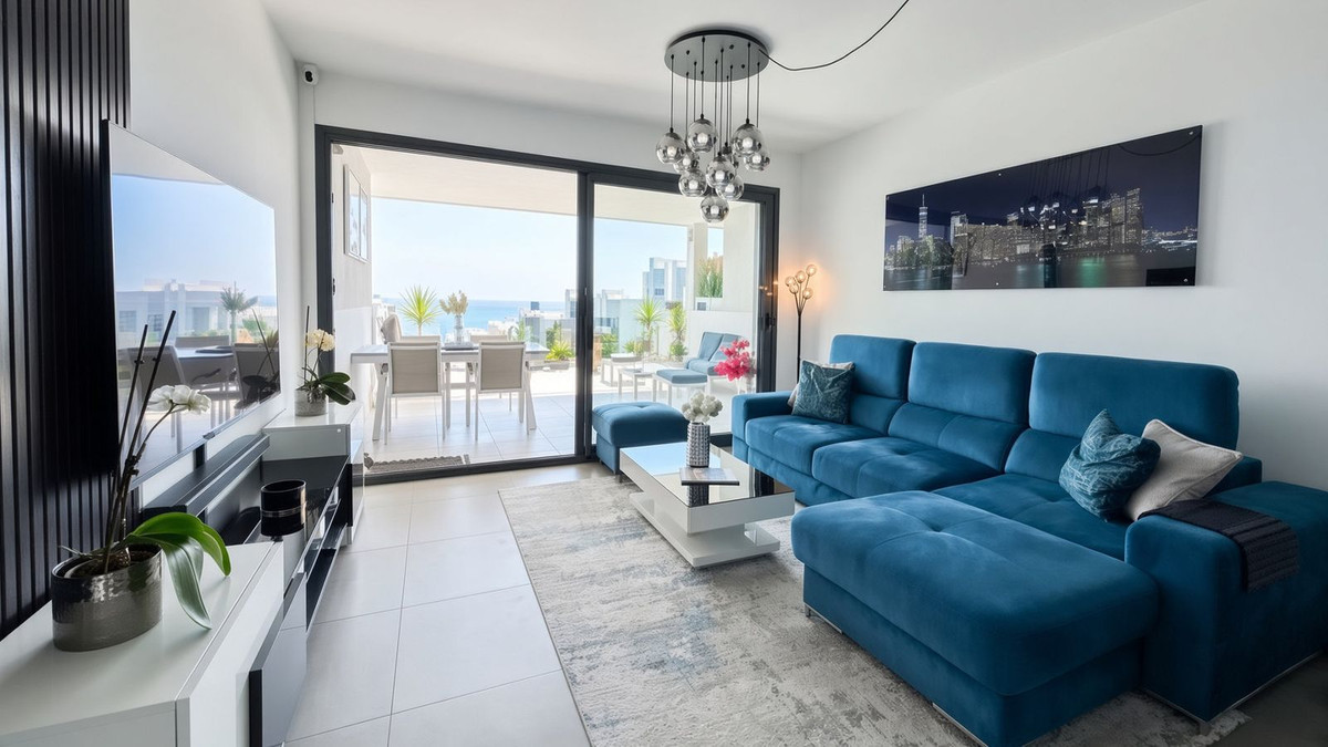 2 Bed Apartment for sale in La Duquesa Costa Del Sol, Málaga, Spain