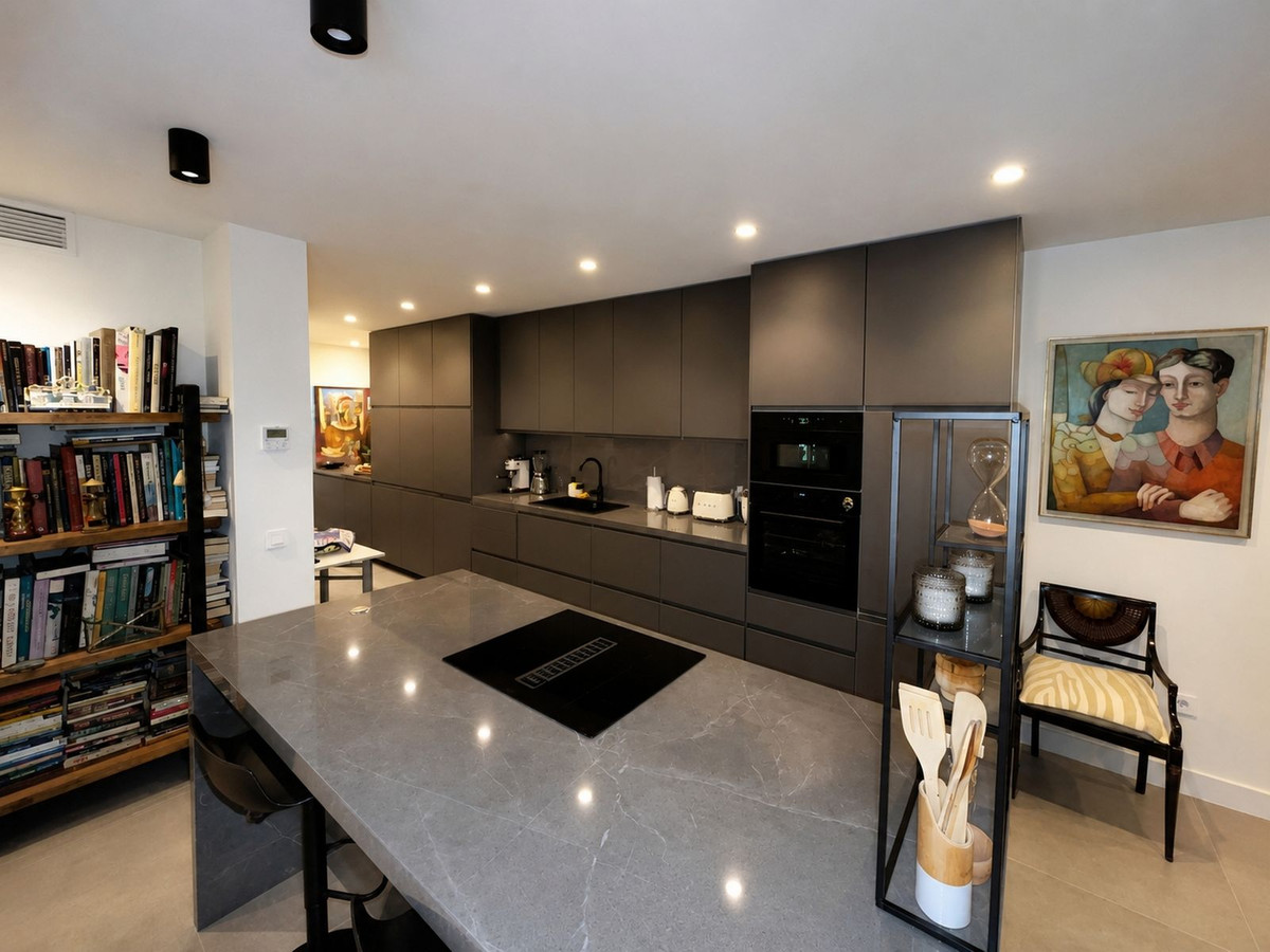 Se vende Apartamento Planta Media de 2 dormitorios en Costa Del Sol, Málaga, España