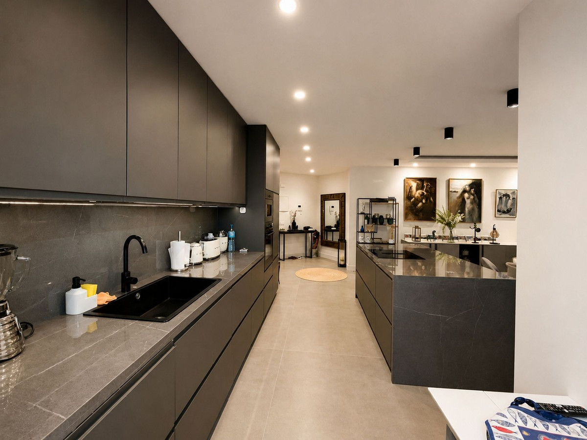 Se vende Apartamento Planta Media de 2 dormitorios en Costa Del Sol, Málaga, España