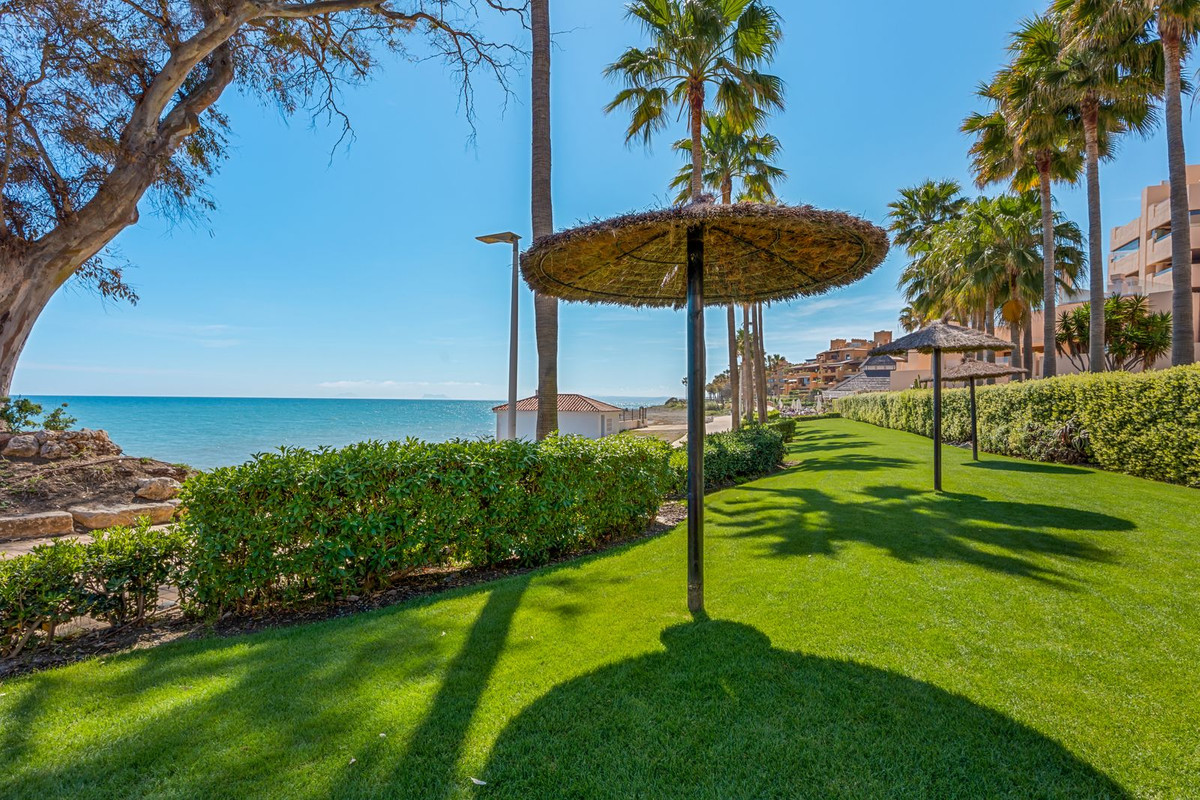 Se vende Apartamento Planta Baja de 2 dormitorios en Costa Del Sol, Málaga, España
