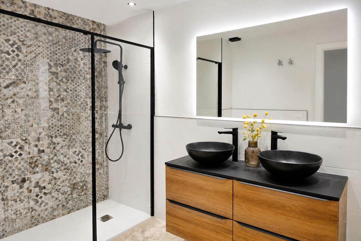 Se vende Apartamento Planta Media de 2 dormitorios en Costa Del Sol, Málaga, España