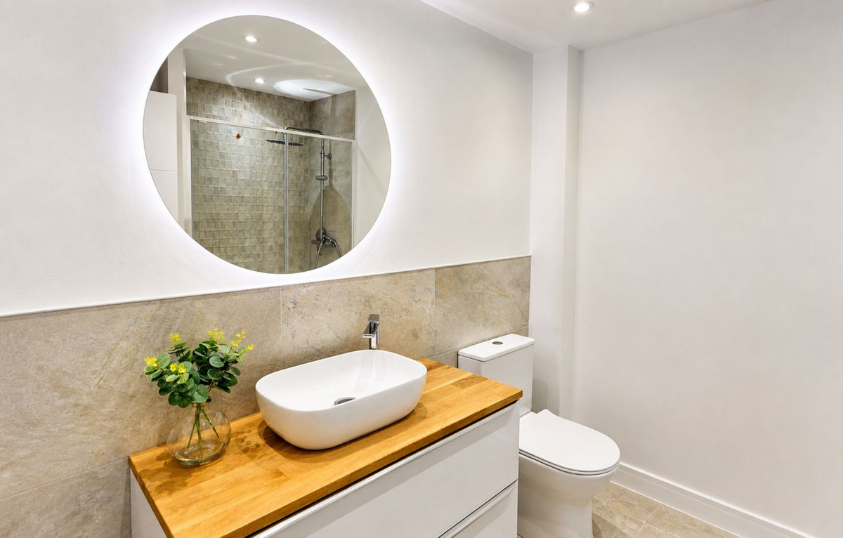 Se vende Apartamento Planta Media de 2 dormitorios en Costa Del Sol, Málaga, España
