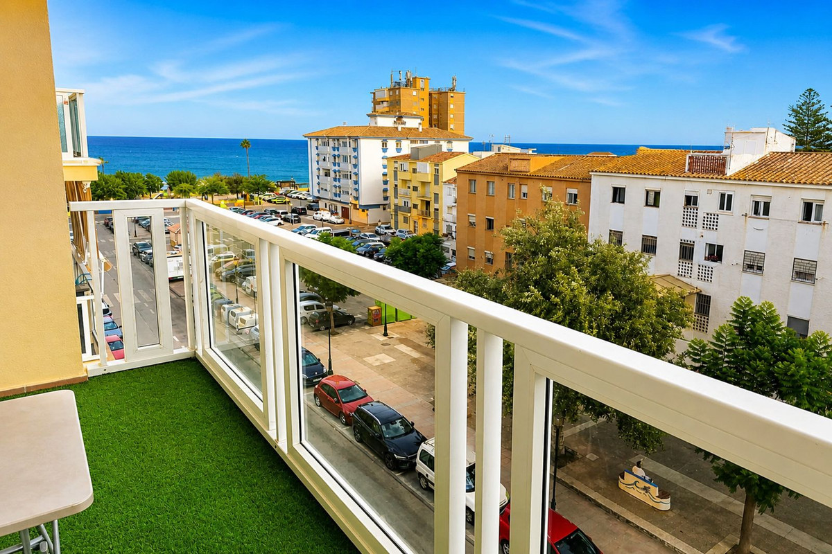 Se vende Apartamento Planta Media de 2 dormitorios en Costa Del Sol, Málaga, España