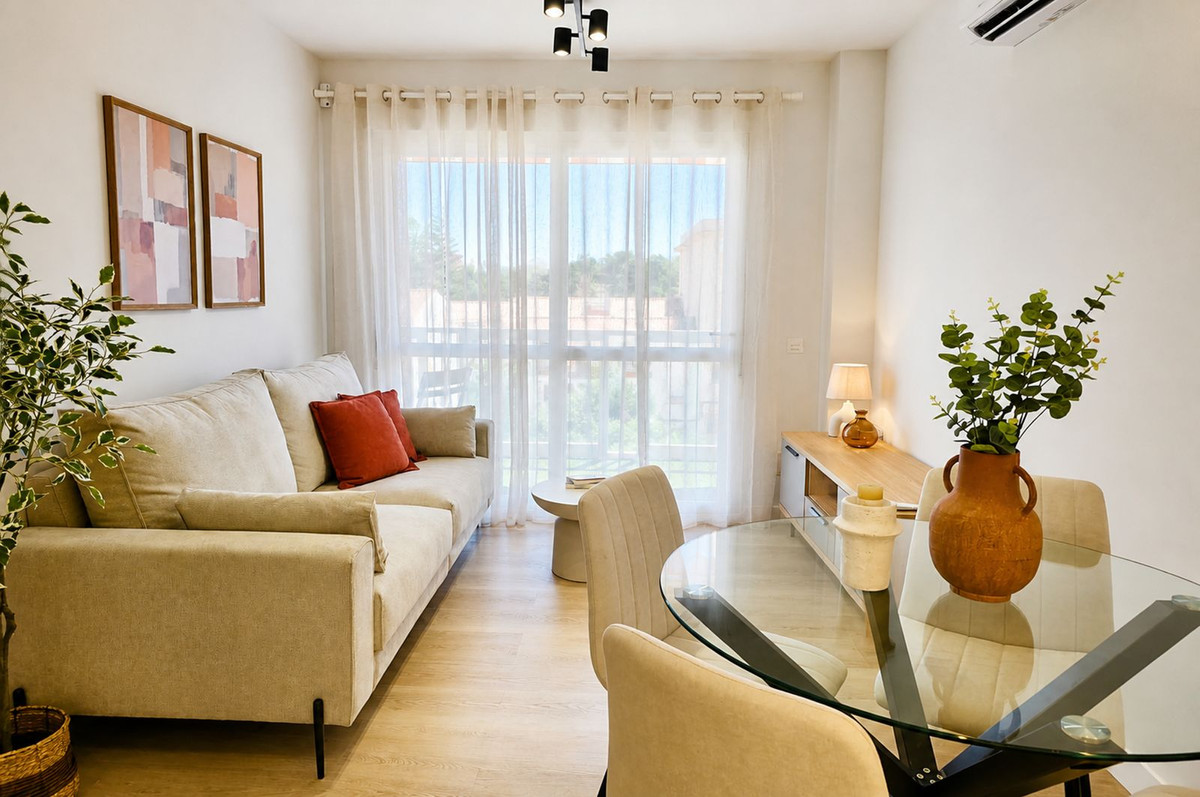 Se vende Apartamento Planta Media de 2 dormitorios en Costa Del Sol, Málaga, España