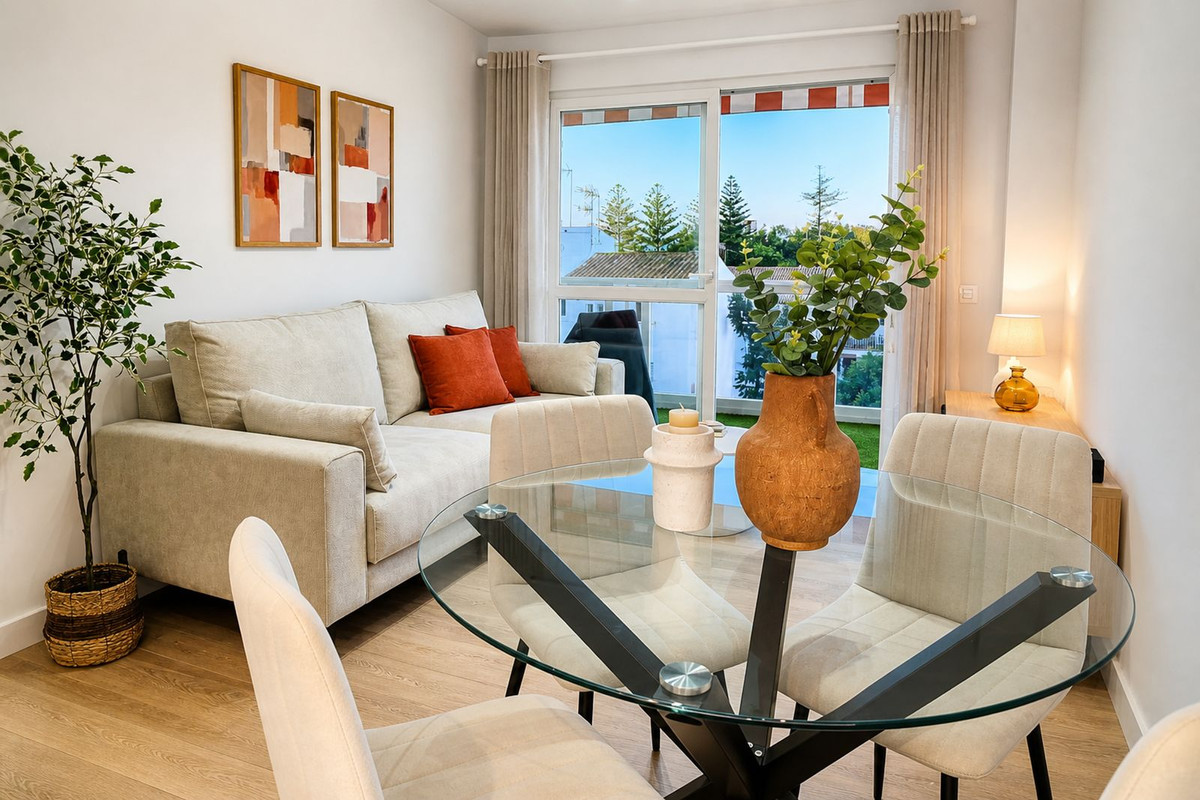 Se vende Apartamento Planta Media de 2 dormitorios en Costa Del Sol, Málaga, España