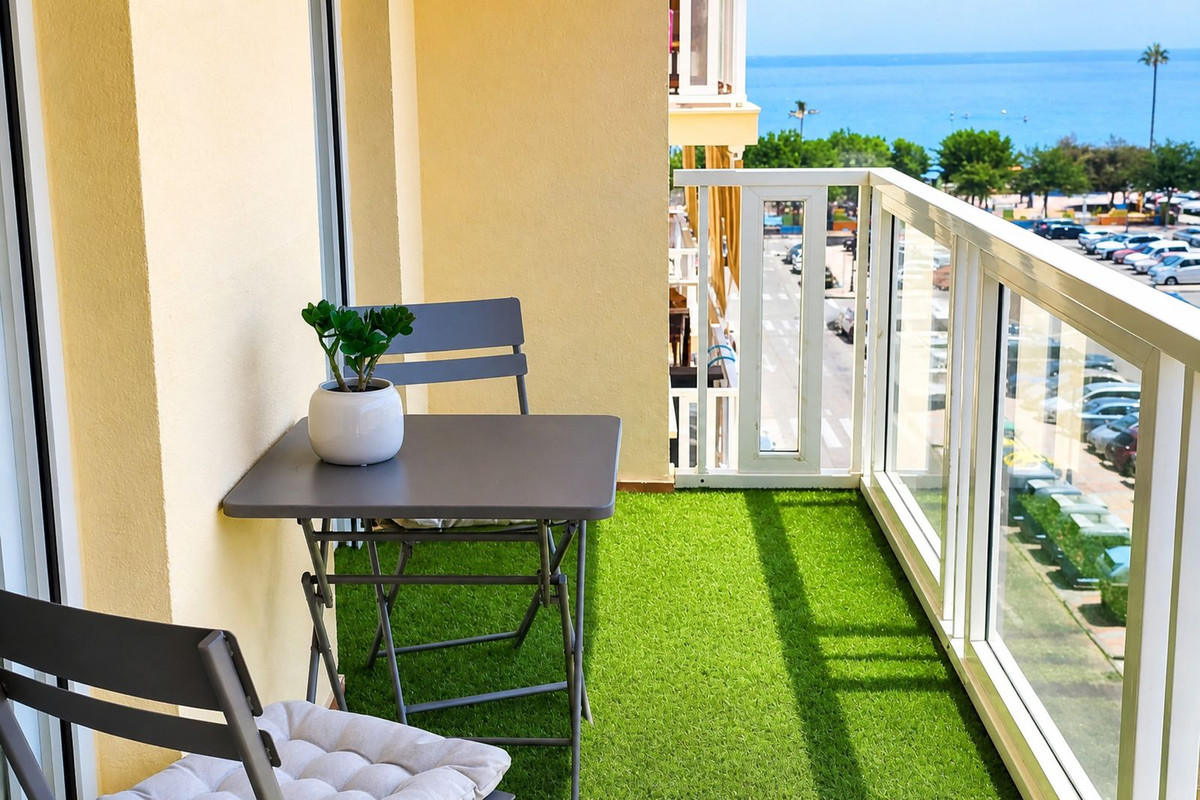 Se vende Apartamento Planta Media de 2 dormitorios en Costa Del Sol, Málaga, España