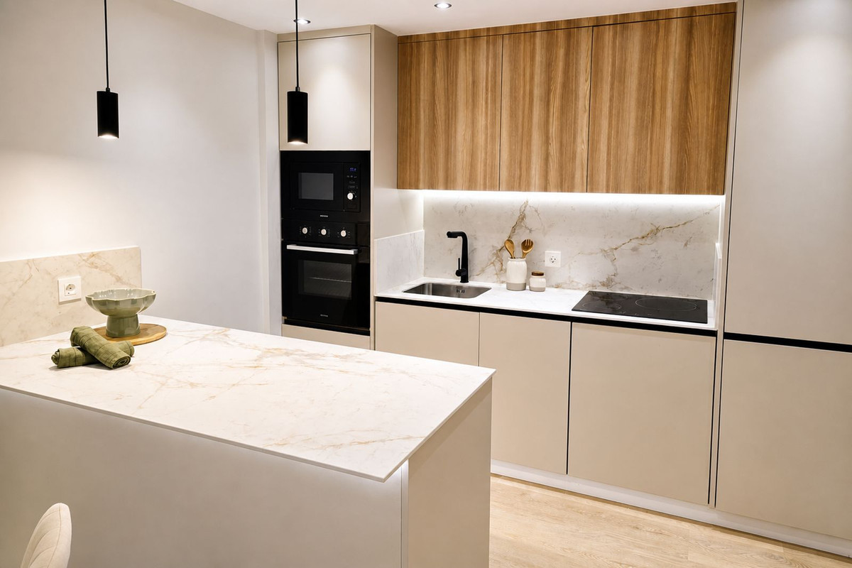 Se vende Apartamento Planta Media de 2 dormitorios en Costa Del Sol, Málaga, España