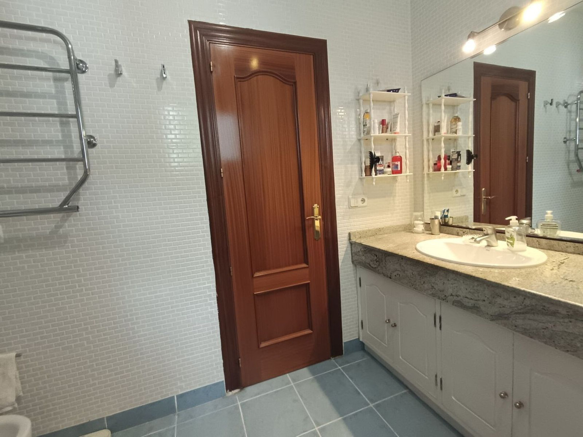 Se vende Apartamento Planta Baja de 4 dormitorios en Costa Del Sol, Málaga, España