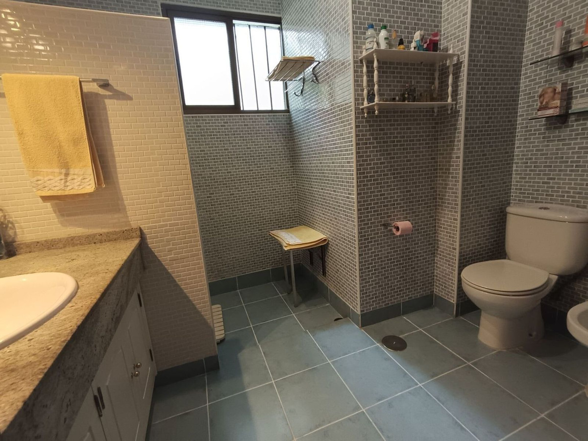 Se vende Apartamento Planta Baja de 4 dormitorios en Costa Del Sol, Málaga, España