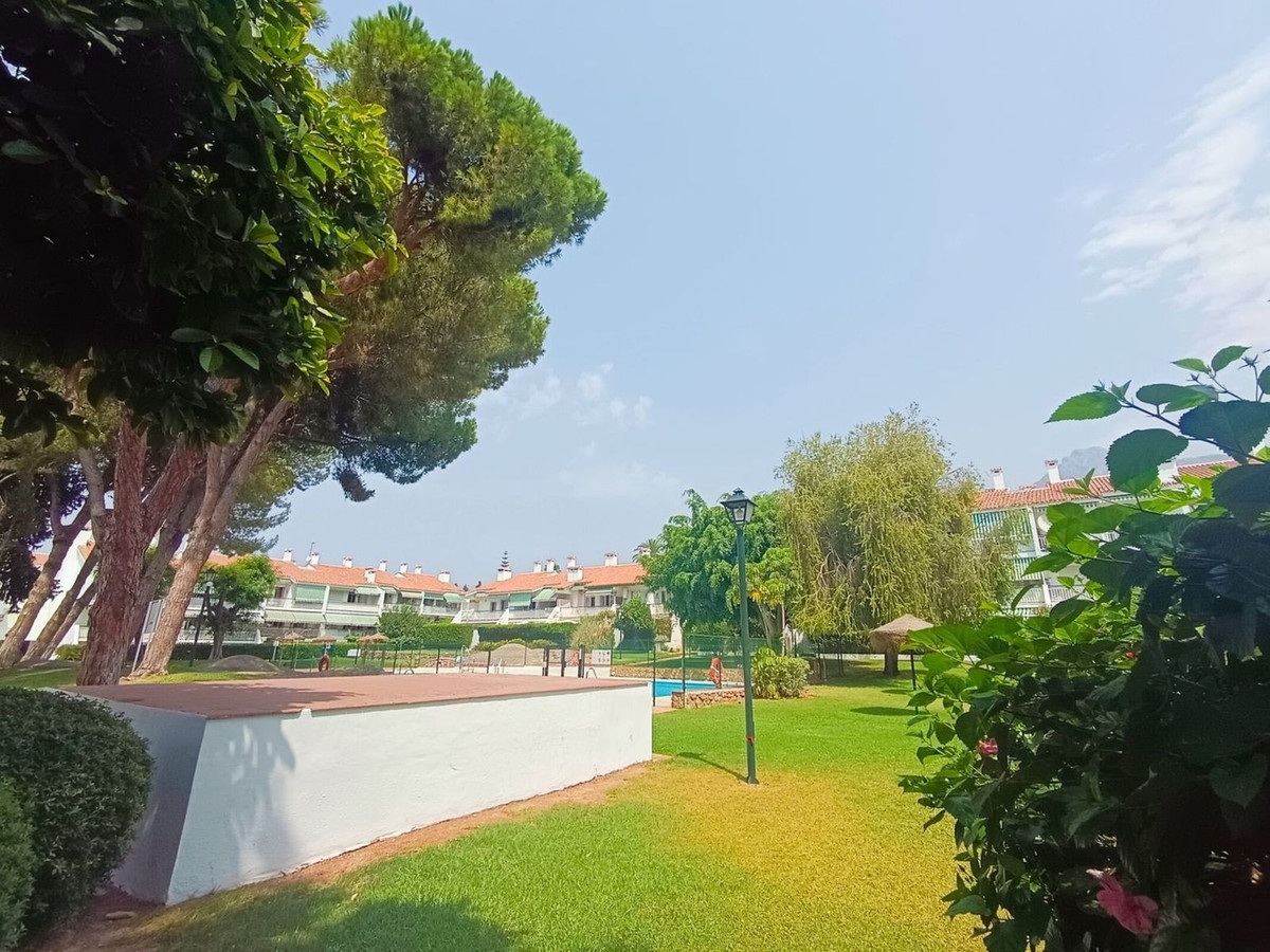 Se vende Apartamento Planta Baja de 4 dormitorios en Costa Del Sol, Málaga, España