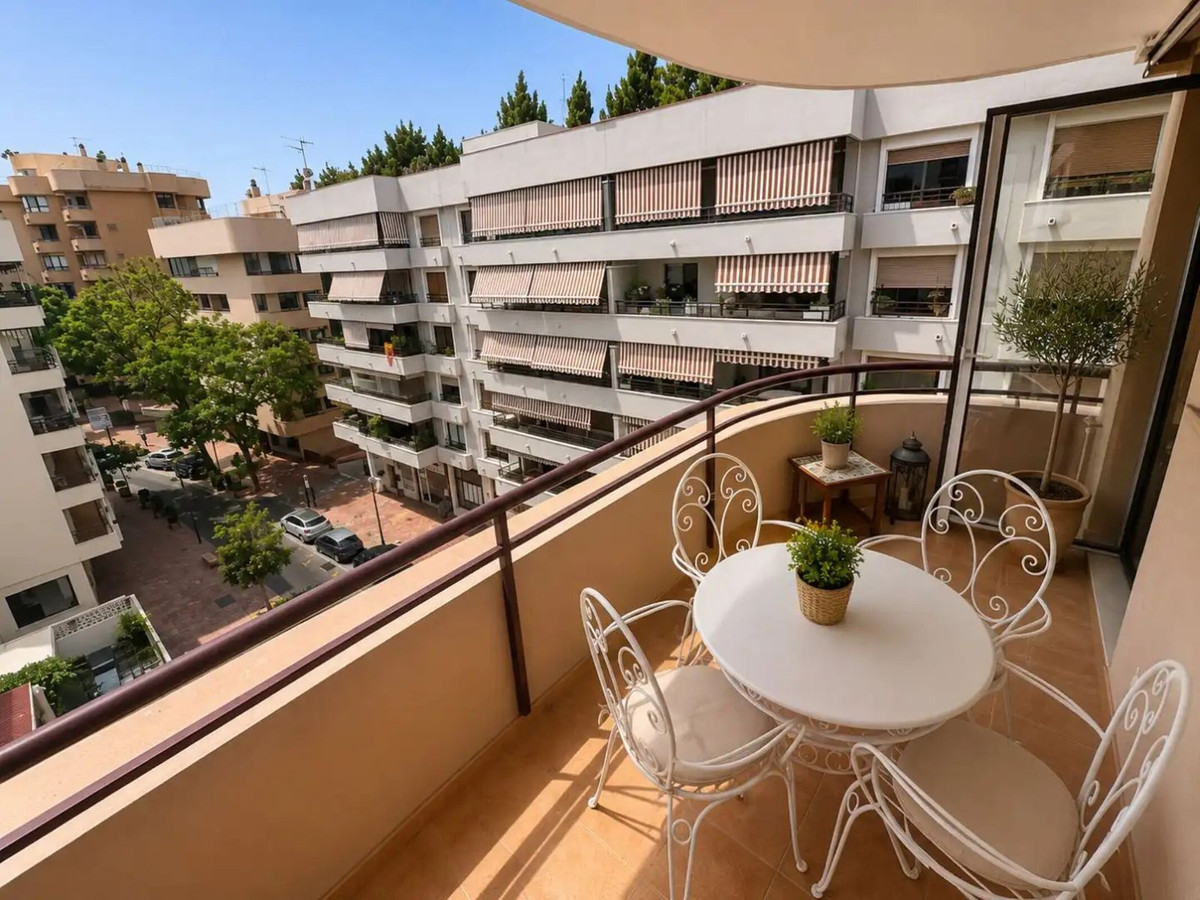 3 Bed Apartment for sale in Marbella Costa Del Sol, Málaga, Spain